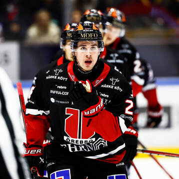 Örebros Peetro Seppälä jublar