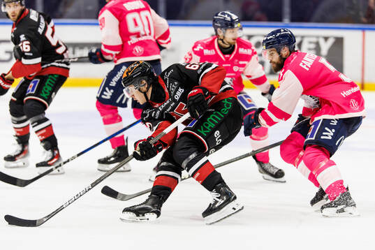 Örebros Robert Leino och Linköpings Oscar Fantenberg
