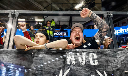 Örebro-supporters jublar