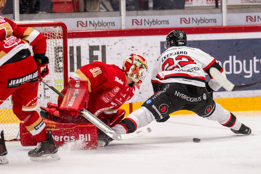 Kalmars målvakt Blake Pietila och Nybros Elliot Ekefjärd