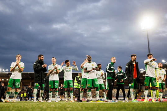 Hammarbys spelare jublar