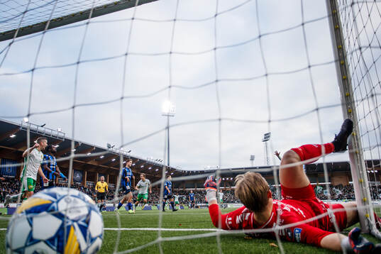 Sirius målvakt Jakob Tånnander deppar