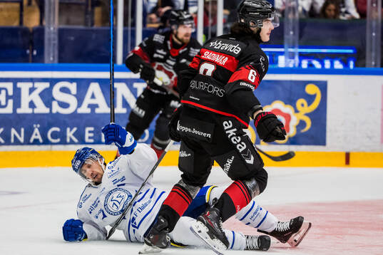 Leksands Max Veronneau och Malmö Redhawks Dominik Badinka