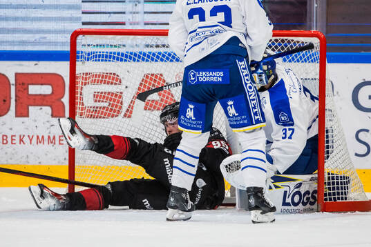 Malmö Redhawks Carl Persson och Leksands Peter Cehlarik