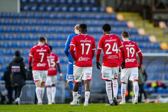 Degerfors spelare lämnar planen