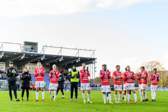 Degerfors spelare tackar publiken