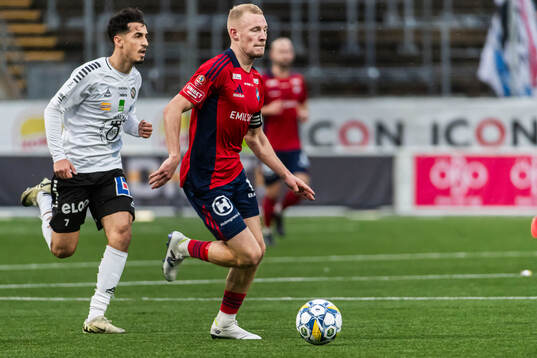 Örebros Elias Barsoum och Östers Adam Bergmark Wiberg