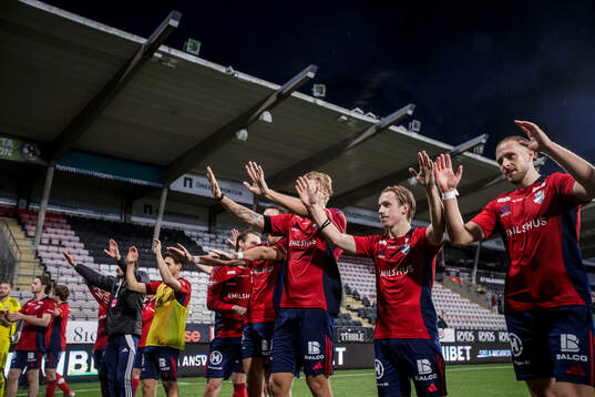 Östers spelare jublar