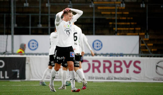 Örebros Erik McCue deppar