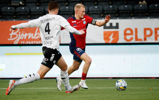 Örebros Erik McCue och Östers Adam Bergmark Wiberg