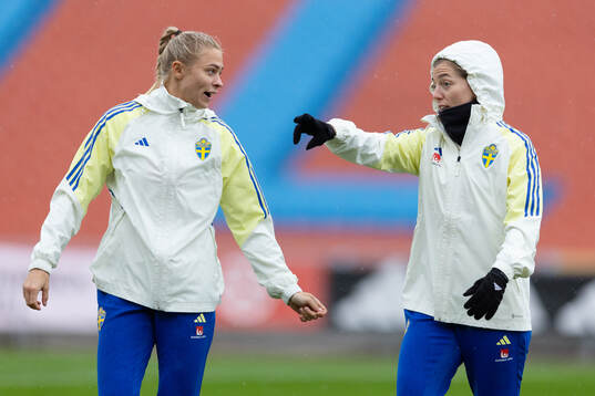 Fridolina Rolfö and Linda Sembrant of the Swedish women's