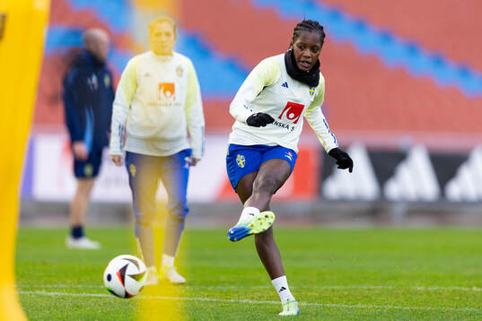 Evelyn Ijeh of the Swedish women's national football team