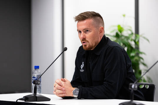 Halmstads huvudtränare Johan Lindholm på presskonferensen