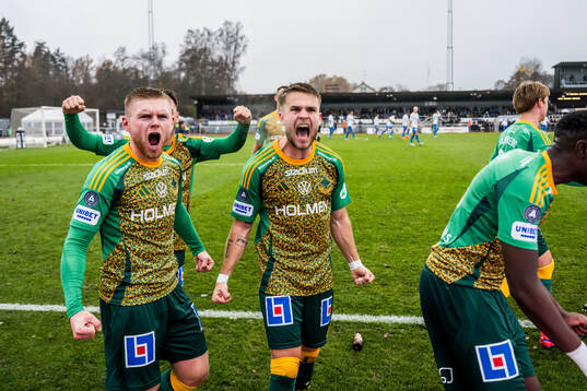 IFK Norrköpings Dino Salihovic och Amadeus Sögaard jublar