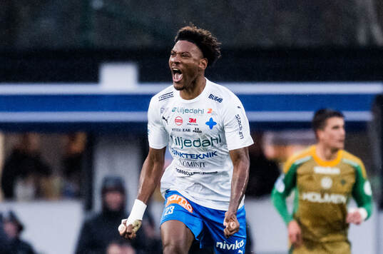 Värnamos Samuel Kotto jublar