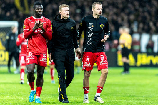 Elfsborgs Ibrahim Buhari, manager Oscar Hiljemarkunder och