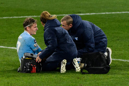 Malmö FFs Jens Stryger Larsen har ont