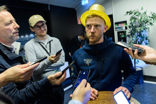 Malmö FFs Anders Christiansen pratar med media