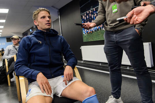Malmö FFs Jens Stryger Larsen  på en presskonferens