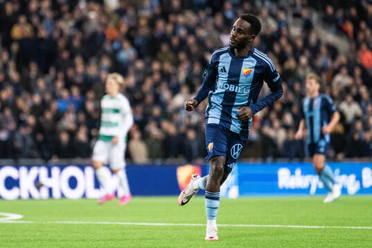 Djurgårdens Tokmac Nguen jublar