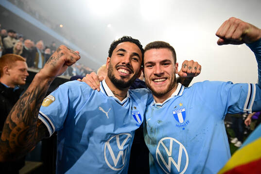 Malmö FFs Sergio Pena och Gabriel Busanello jublar