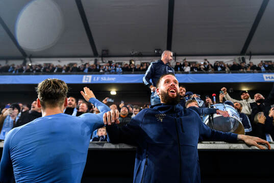 Malmö FFs Jens Stryger Larsen och Pontus Jansson jublar