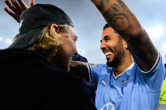 Malmö FFs Sergio Pena jublar