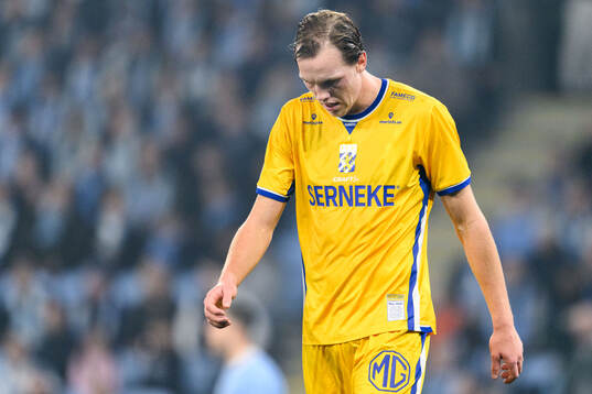 IFK Göteborgs Adam Carlén deppar