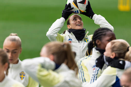 Rusul Rosa Kafaji of the Swedish women's national football