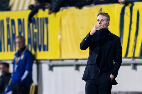 Head Coach Olivier Amelink of Netherlands