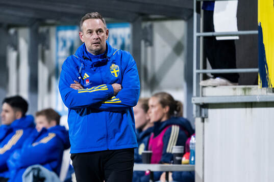 Head coach Martin Qvarmans Möller of Sweden