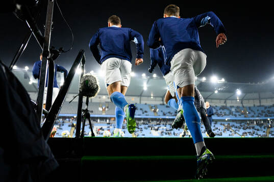 Malmö FFs spelare gör entré