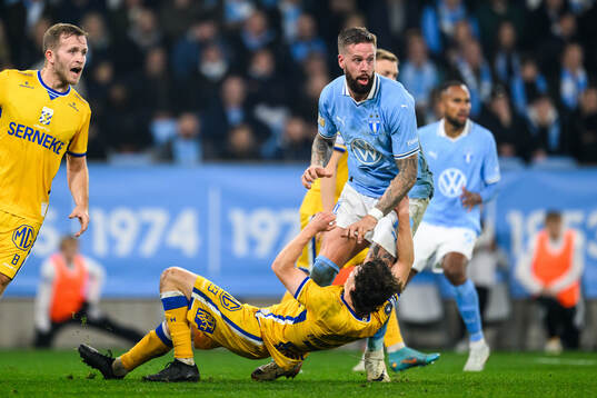 Malmö FFs Pontus Jansson och IFK Göteborgs Kolbeinn