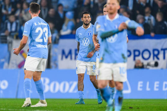 Malmö FFs Sergio Pena deppar