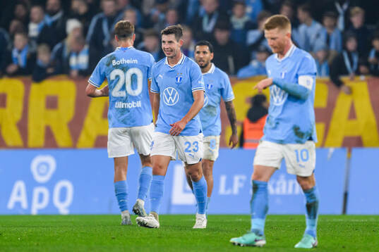 Malmö FFs Lasse Berg Johnsen deppar