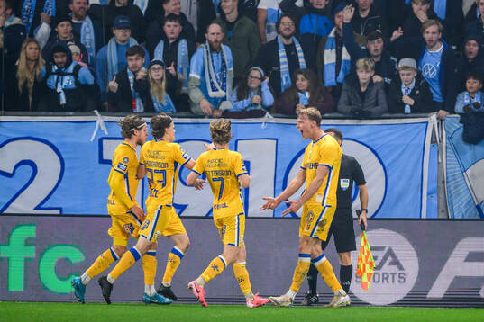 IFK Göteborgs Laurs Skjellerup jublar
