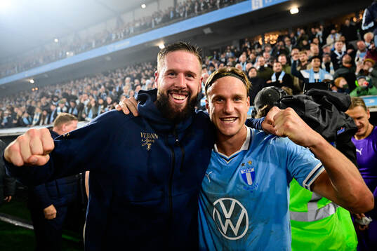 Malmö FFs Pontus Jansson och Erik Botheim jublar