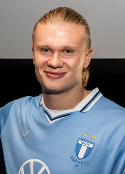 Erling Braut Haaland i en Malmö FF tröja