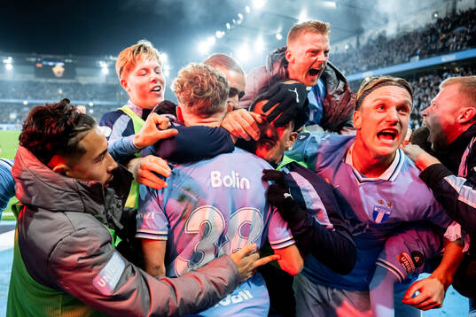 Malmö FFs Hugo Bolin jublar med Nils Zätterström, Anders