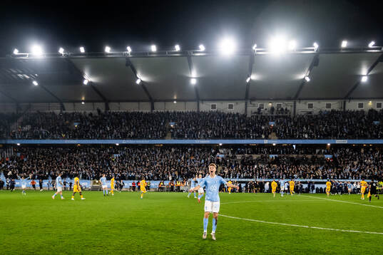 Malmö FFs Hugo Bolin jublar på slutsignalen