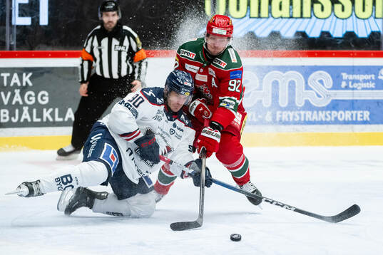 Linköpings Lance Bouma och Modos Jesper Olofsson