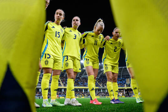 Julia Zigiotti Olme, Hanna Wijk, Stina Blackstenius and