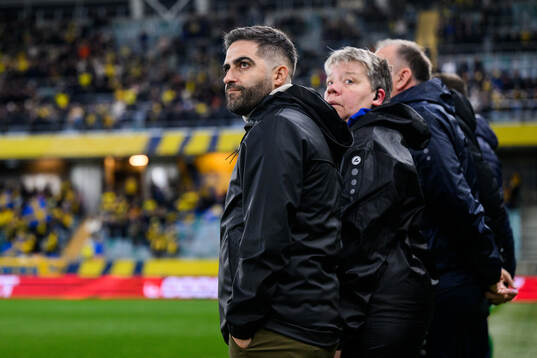 Head coach Daniel Santos of Luxembourg