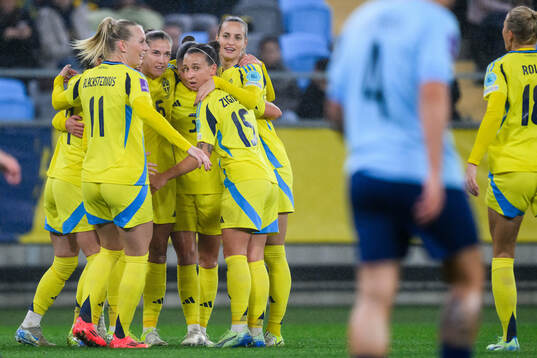 Filippa Angeldahl of Sweden celebrate with teammates