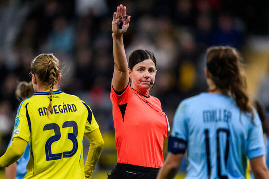 Referee Réka Molnar
