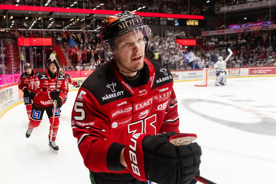 Örebros Gustav Backström jublar