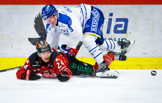 Örebros Hannes Björninen och Leksands Patrik Zackrisson