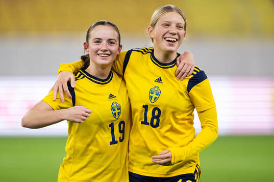 Ebba Hedman and Thea Carlsson of Sweden celebrate