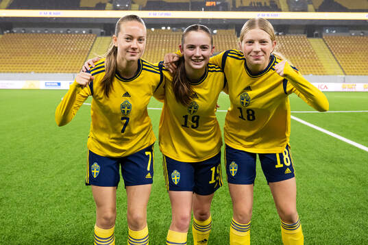 Agnes Karlsson, Ebba Hedman and Thea Carlsson of Sweden