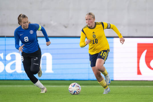 Loviise Männiste of Estonia and Nova Selin of Sweden